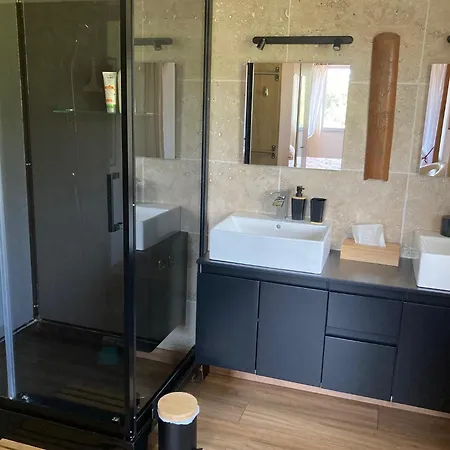 Domaine Des Lavarines Guest house Morieres-les-Avignon